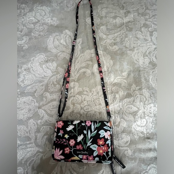 VERA BRADLEY MINI RFID CROSSBODY NWOT - Picture 1 of 9